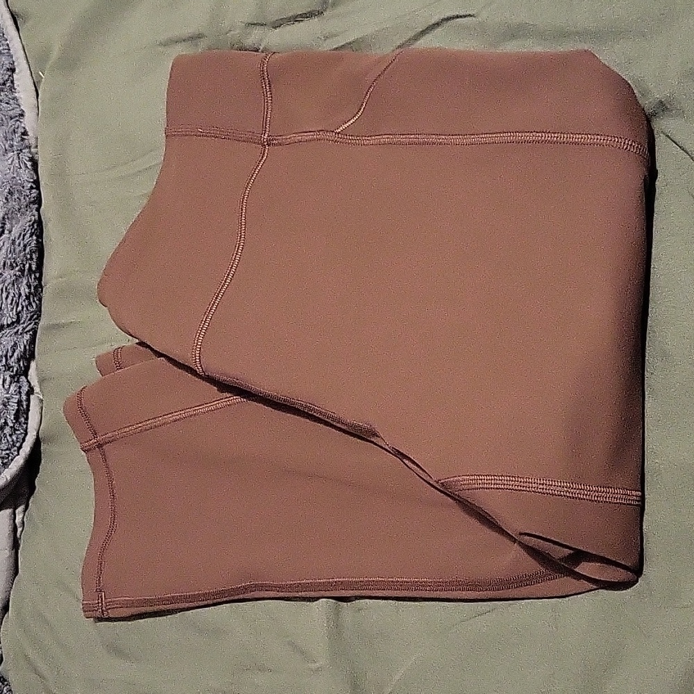 Lululemon invigorate leggings 10